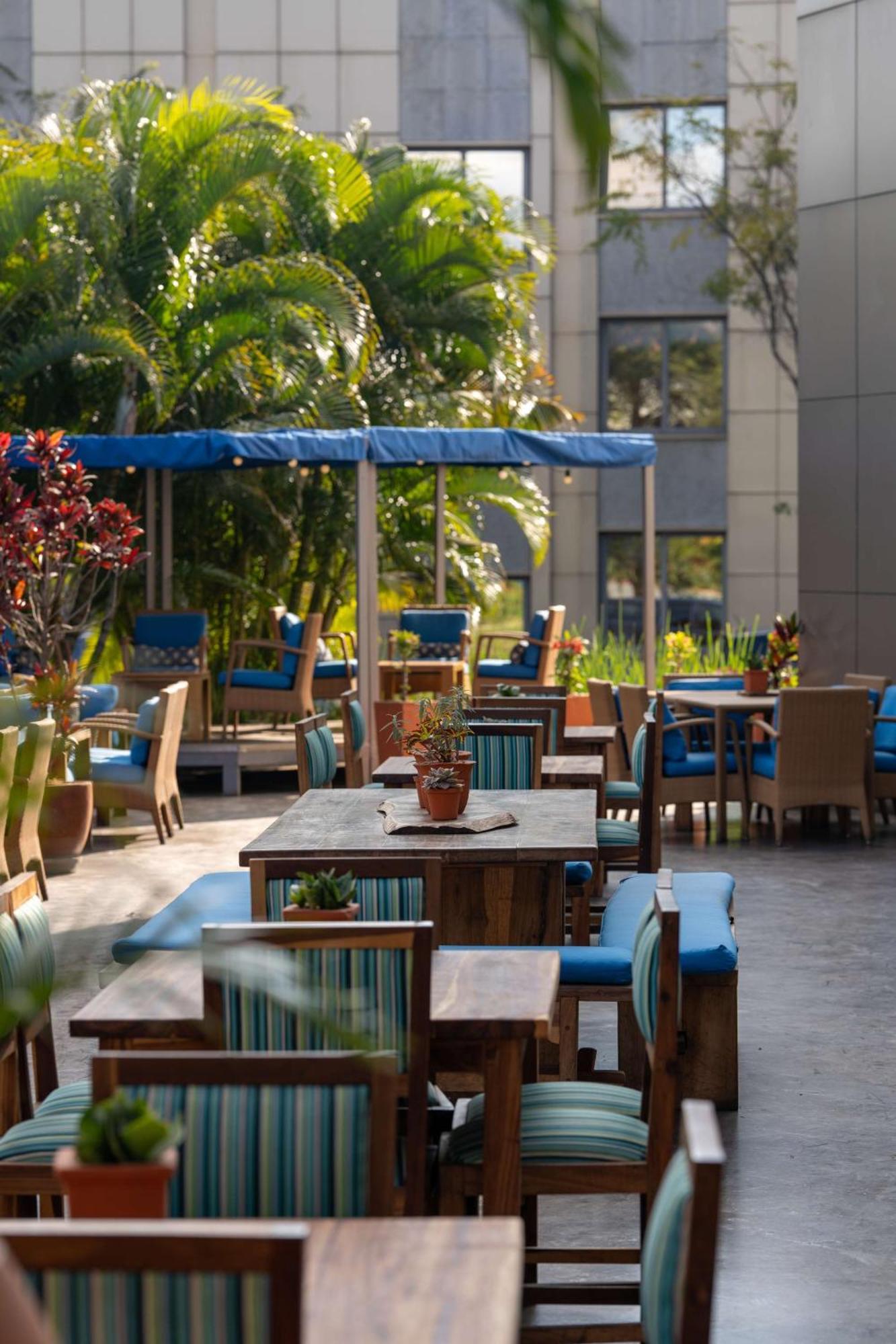 Radisson Blu Hotel Lusaka Exterior foto The Terrace